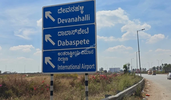 Smooth traffic flow on the highway leading directly to the International Airport, a testament to the highly accessible infrastructure near Sobha World City