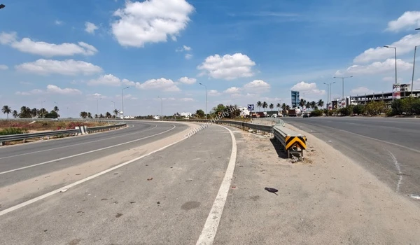 Excellent highway connectivity showcasing the curve towards Hosur Road and the straight path to Kolar for Sobha World City.