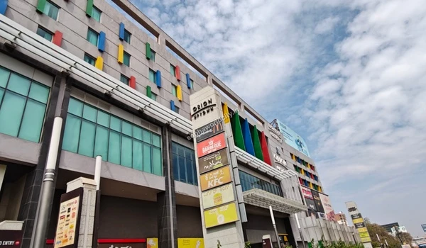 The Holiday Inn Express and Suites integrated seamlessly into the commercial complex, providing luxurious hospitality and lodging just minutes from Sobha World City