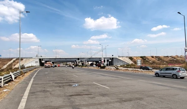 Entrance view of the Kolar underpass from the KR Puram direction, providing effortless connectivity to Sobha World City