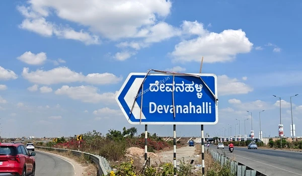 The vibrant local shopping mall and retail hub located just a few minutes away from the luxurious Sobha World City.