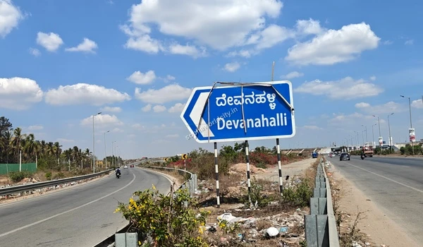 Lush green recreational public park providing a serene environment and fresh air just outside Sobha World City.