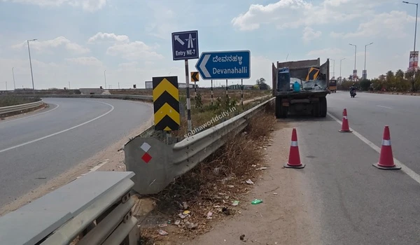 Clear line of sight along the multi-lane highway leading to the NE-7 expressway, perfectly positioning Sobha World City for seamless inter-city travel.