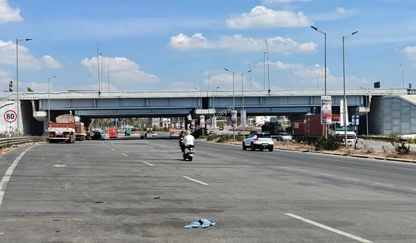 Experiencing a smooth highway transit through the Kolar route, showcasing the prime infrastructural benefits of Sobha World City